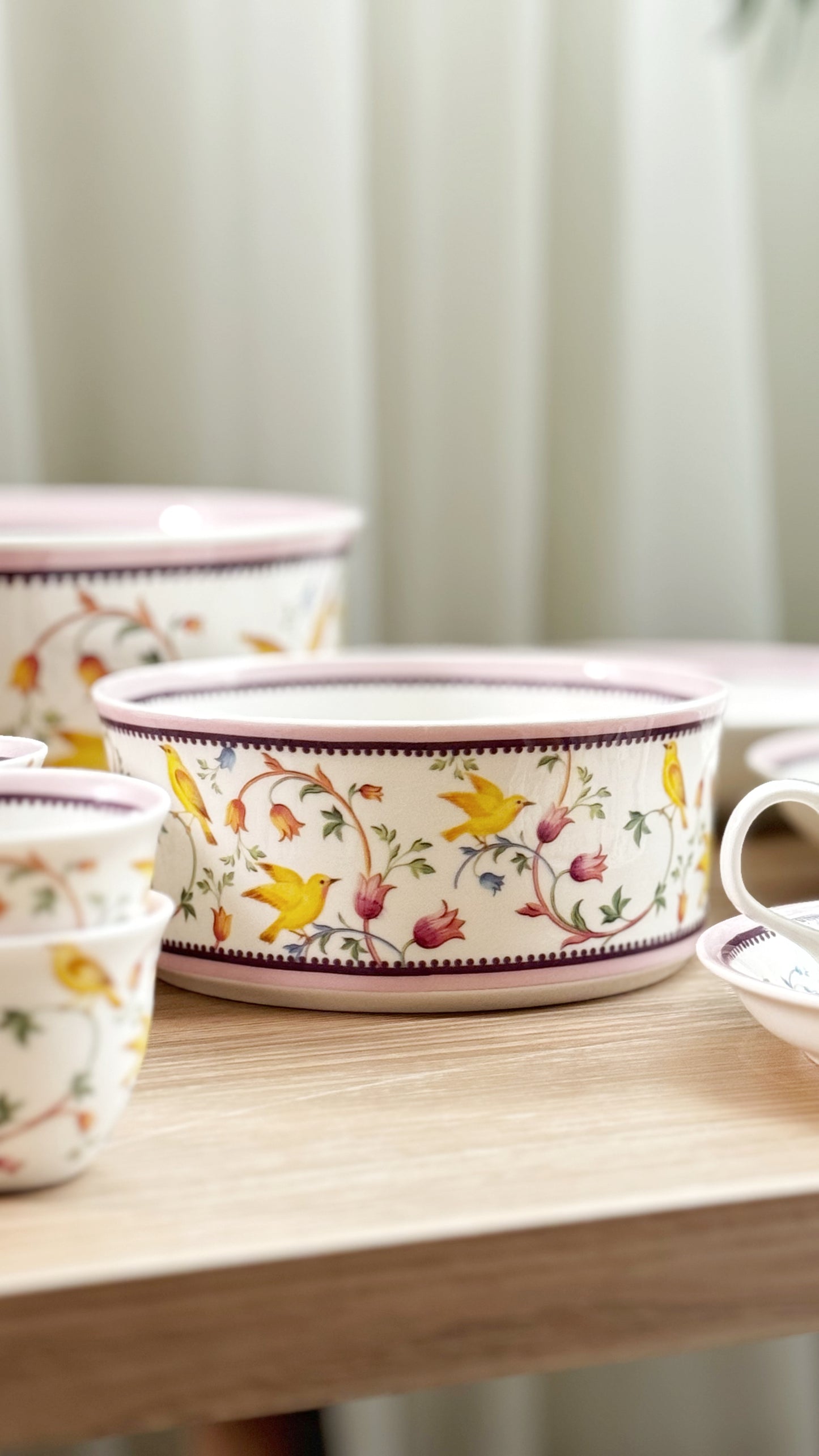 Yellow bird set