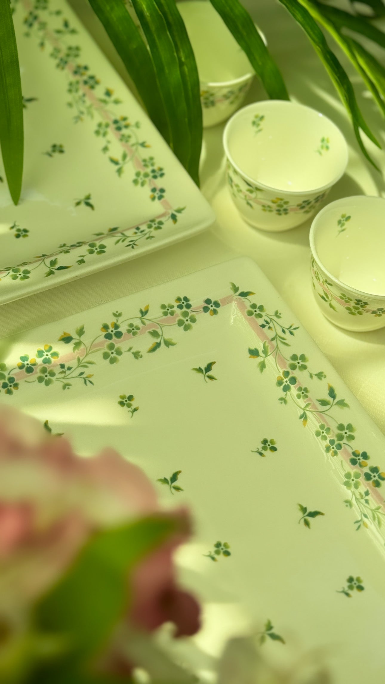 Green Flowers Line Set