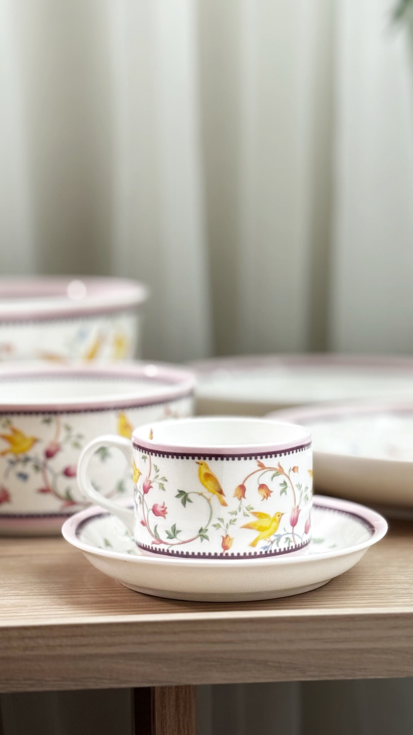 Yellow bird set