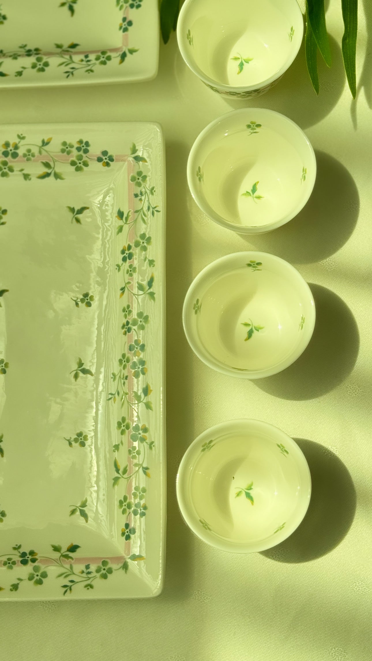Green Flowers Line Set