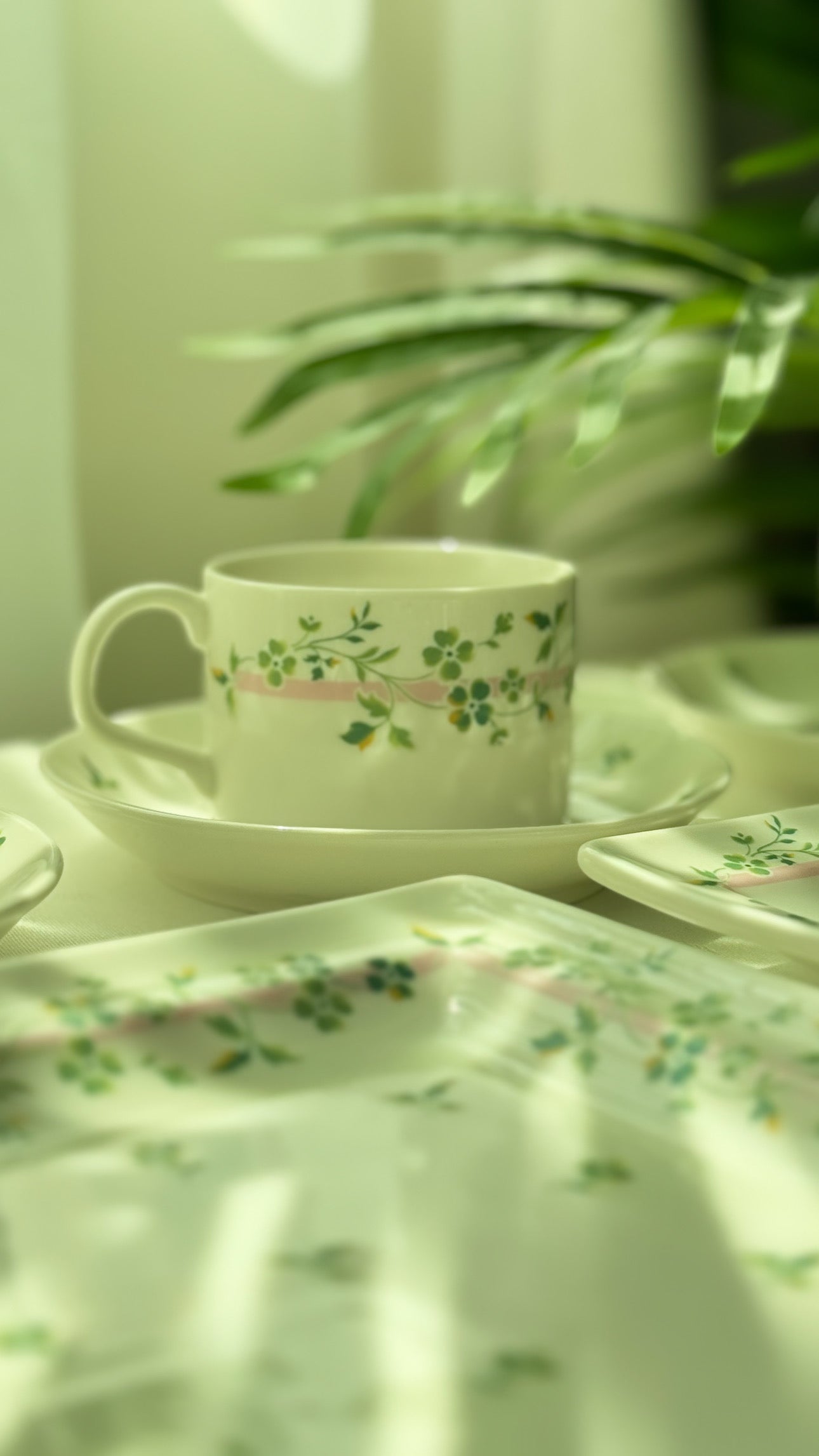 Green Flowers Line Set
