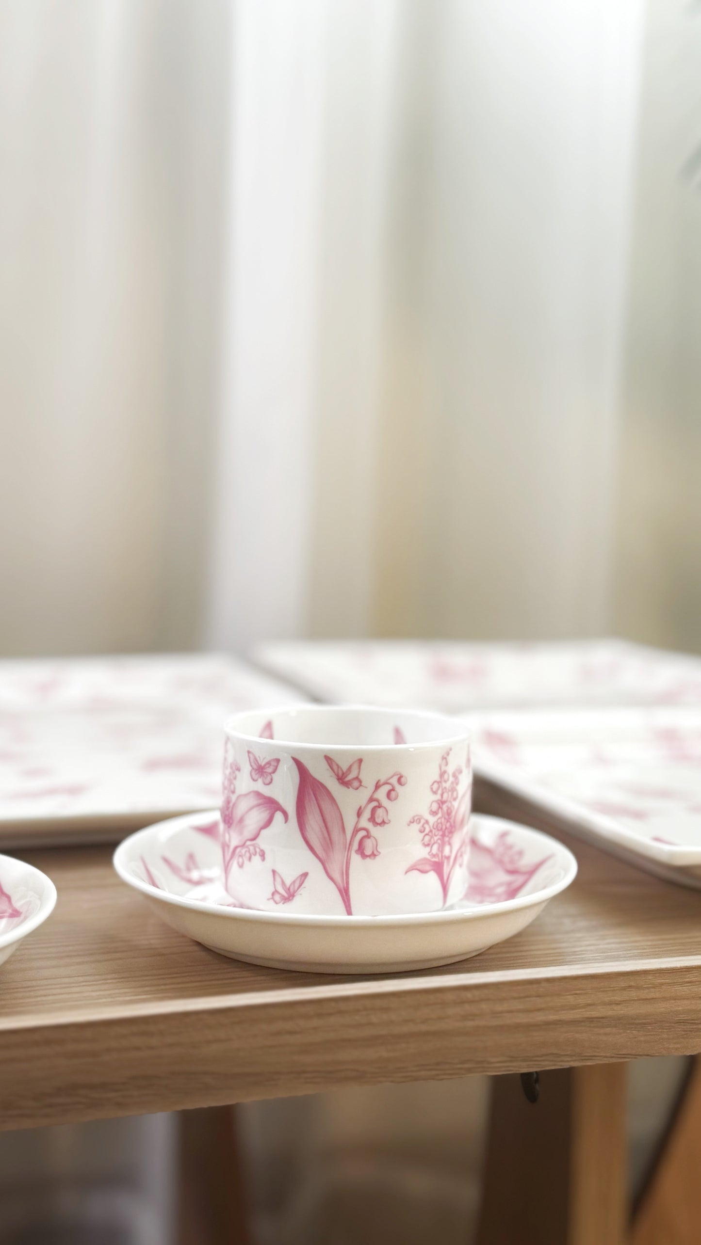 Single cup / pink lily of the valley