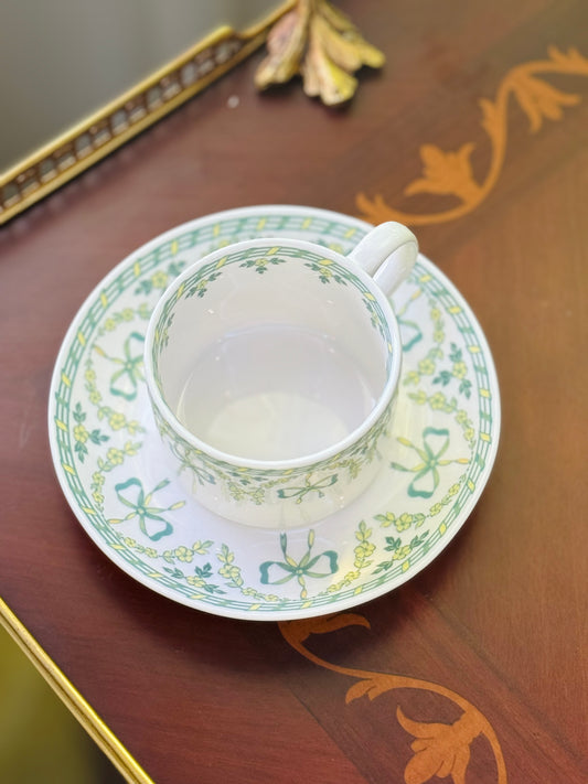 Single Green Bows Cup