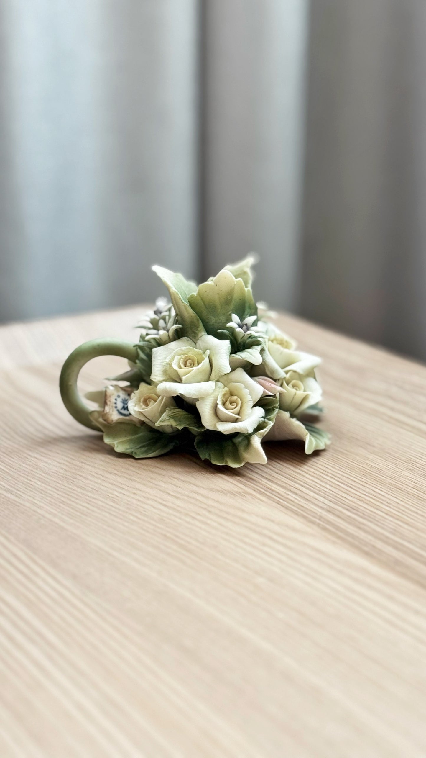 Small flowers candle holder