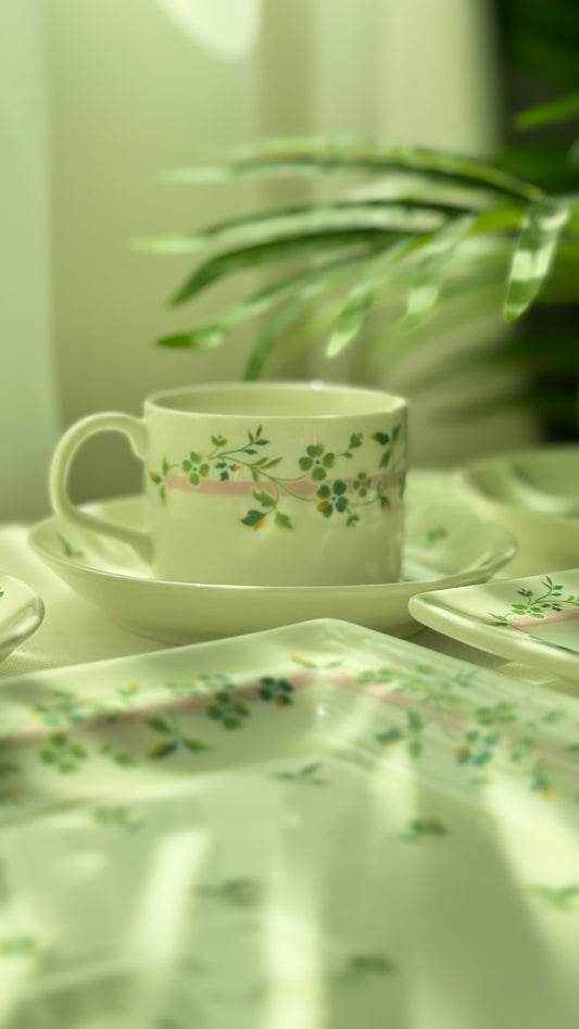 Green Flowers Line Set