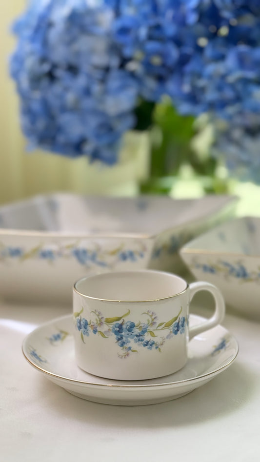 Single Blue Myosotis Cup