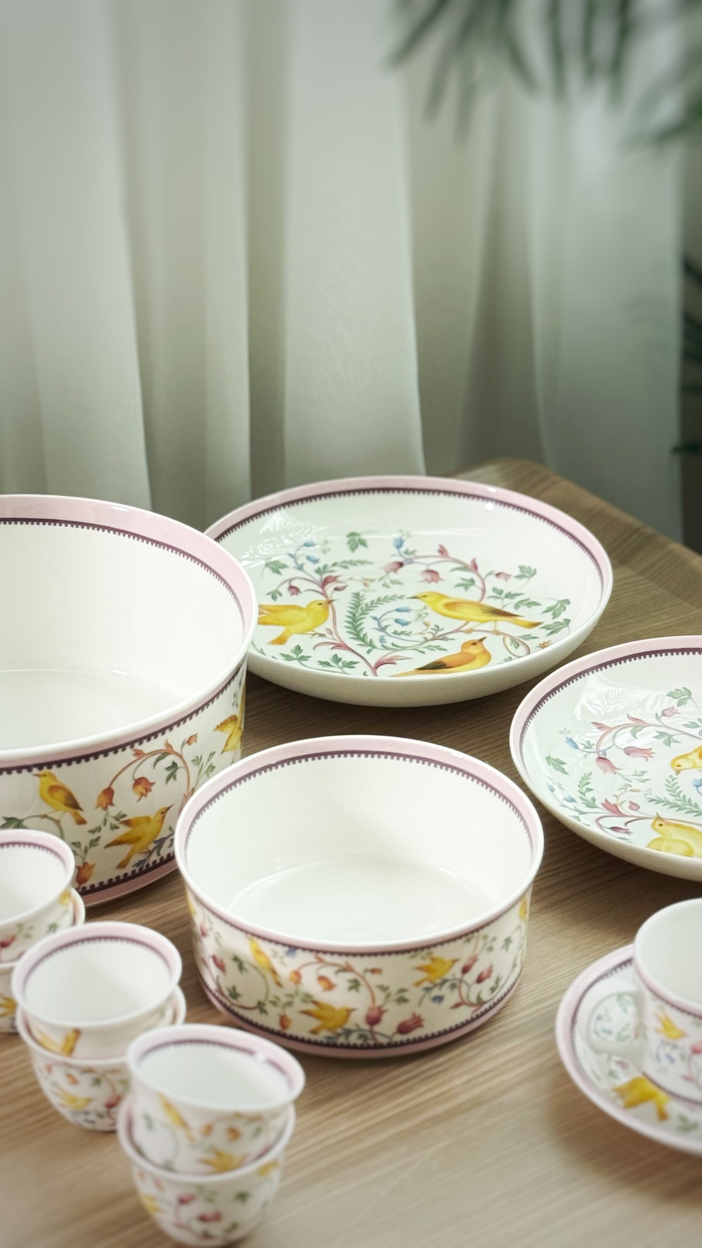 Yellow bird set